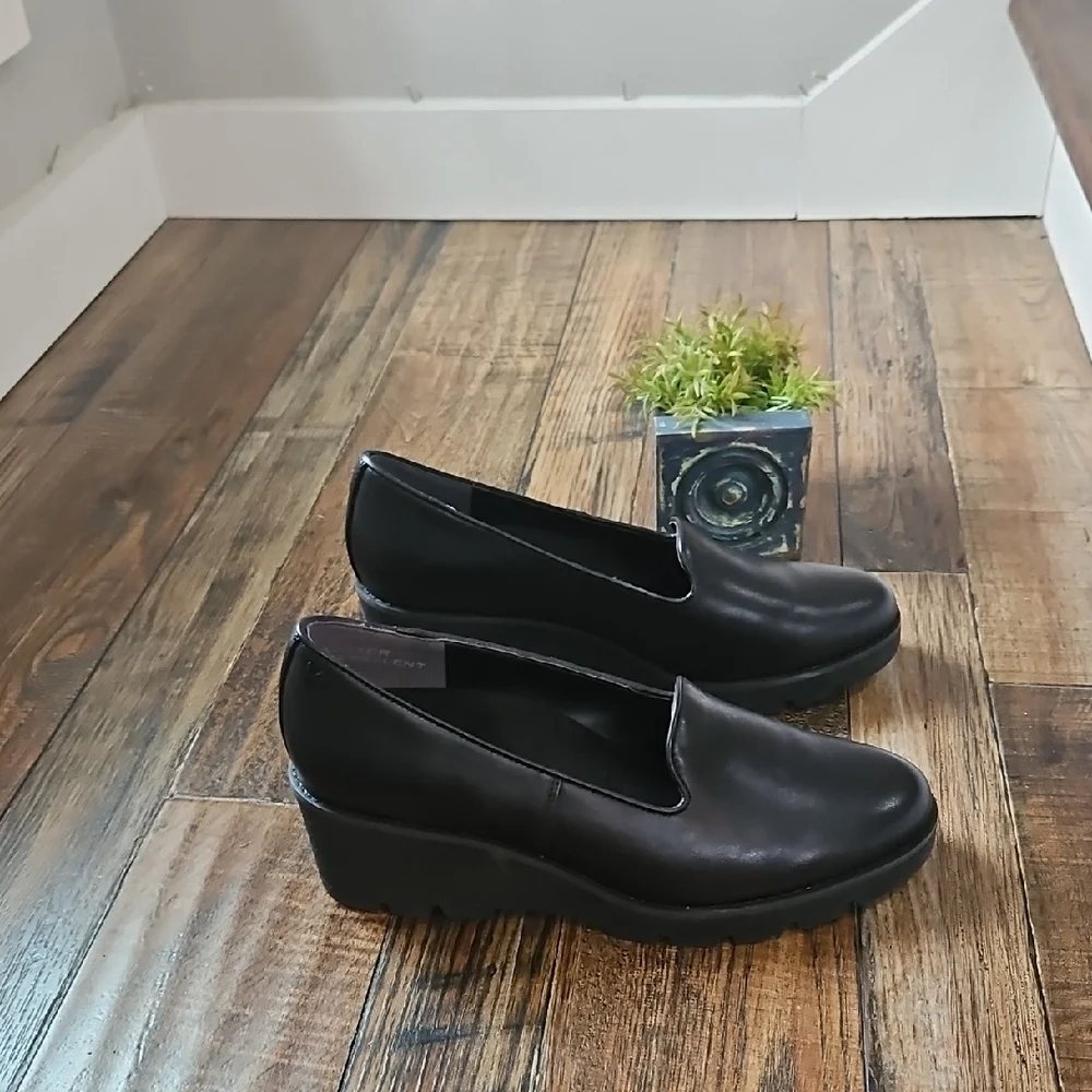 Vionic Women's Black Leather Slip On Lug Wedge Heel Comfortable‎ Loafers